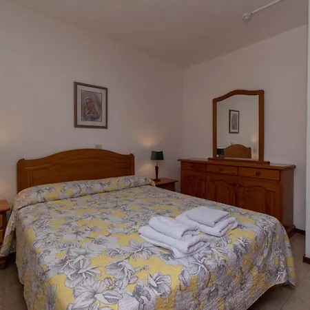 Blanquitas 9 ארונה